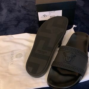 VERSACE SLIDES SIZE 12 US